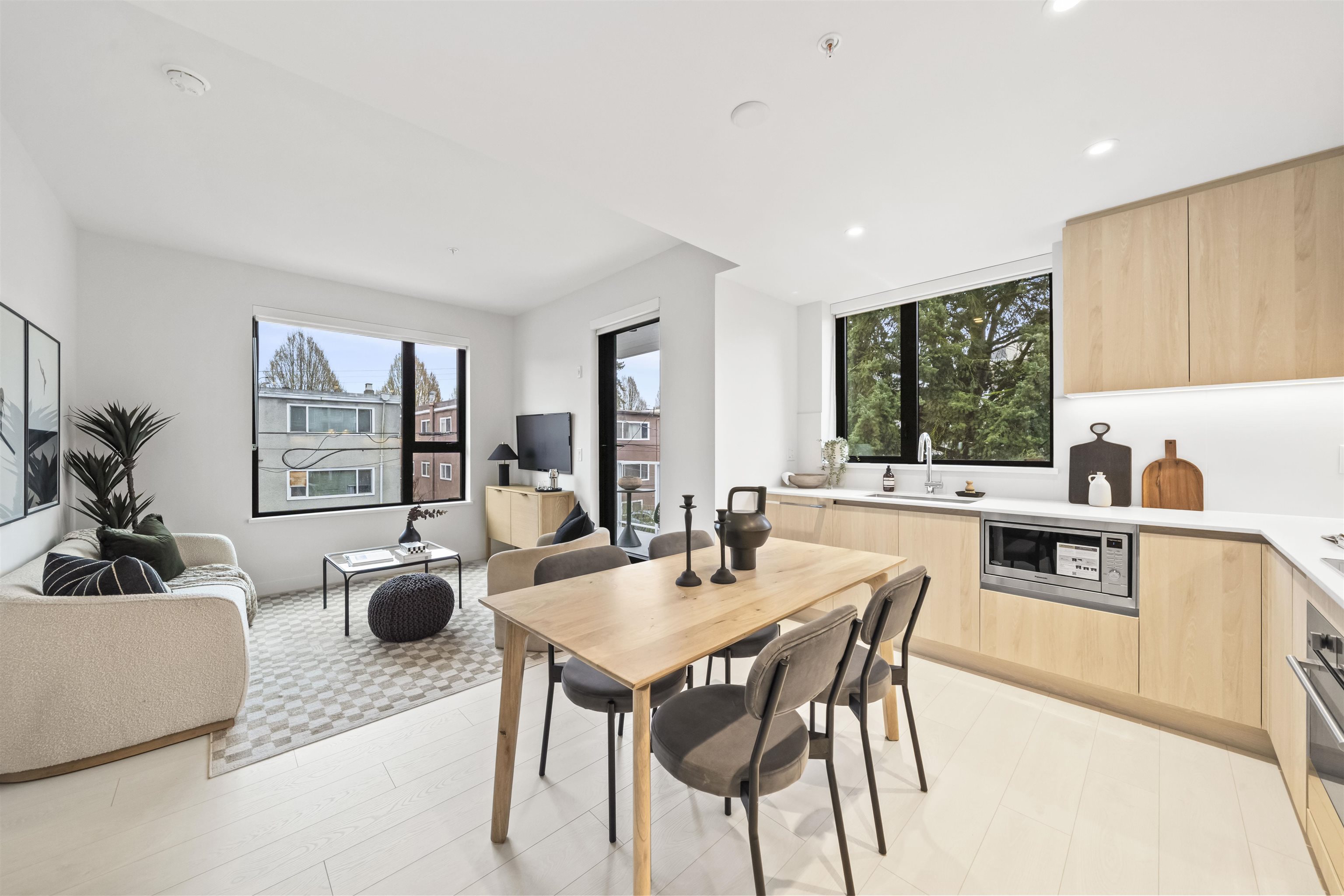 4928 Quebec Street 204