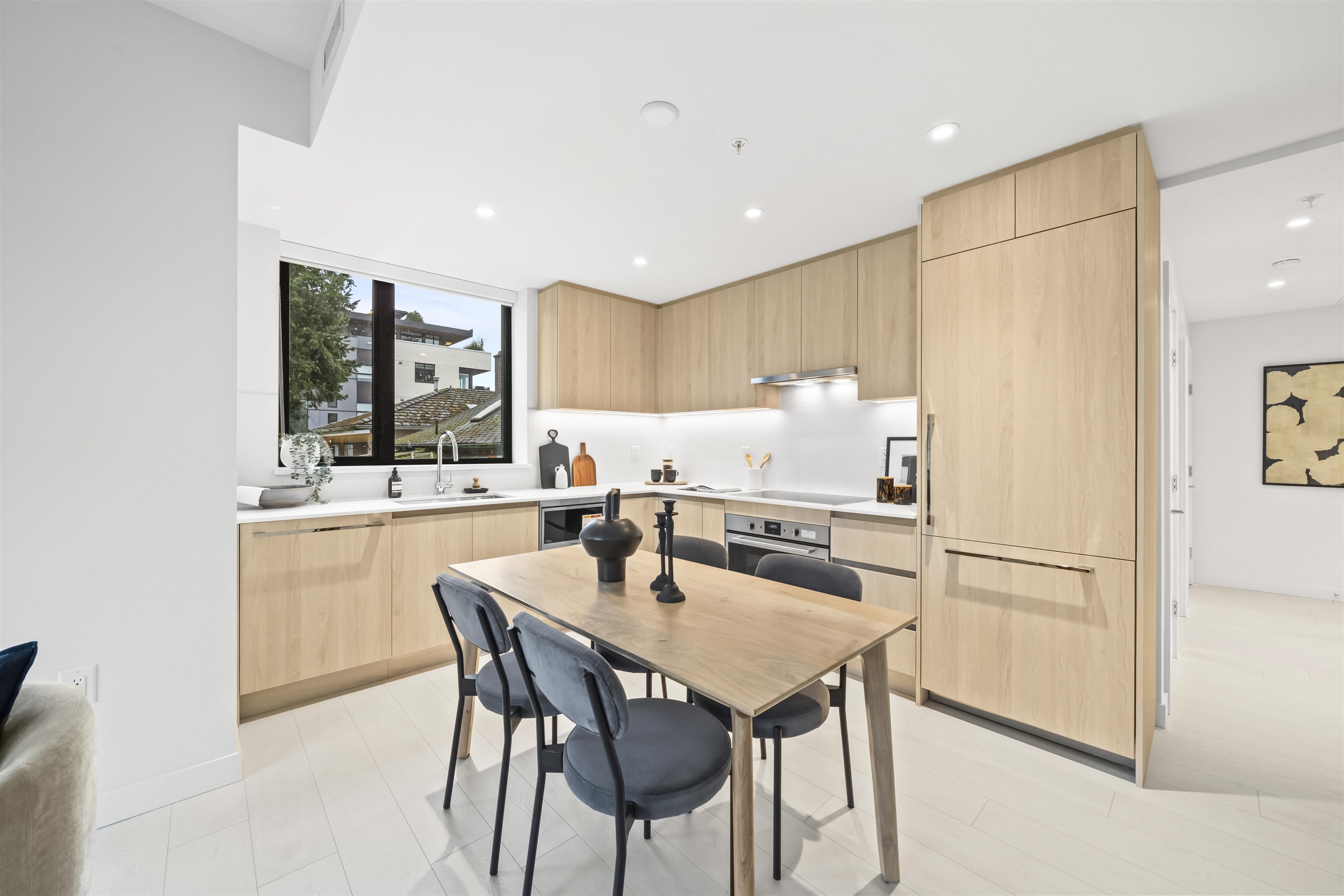 4928 Quebec Street 204