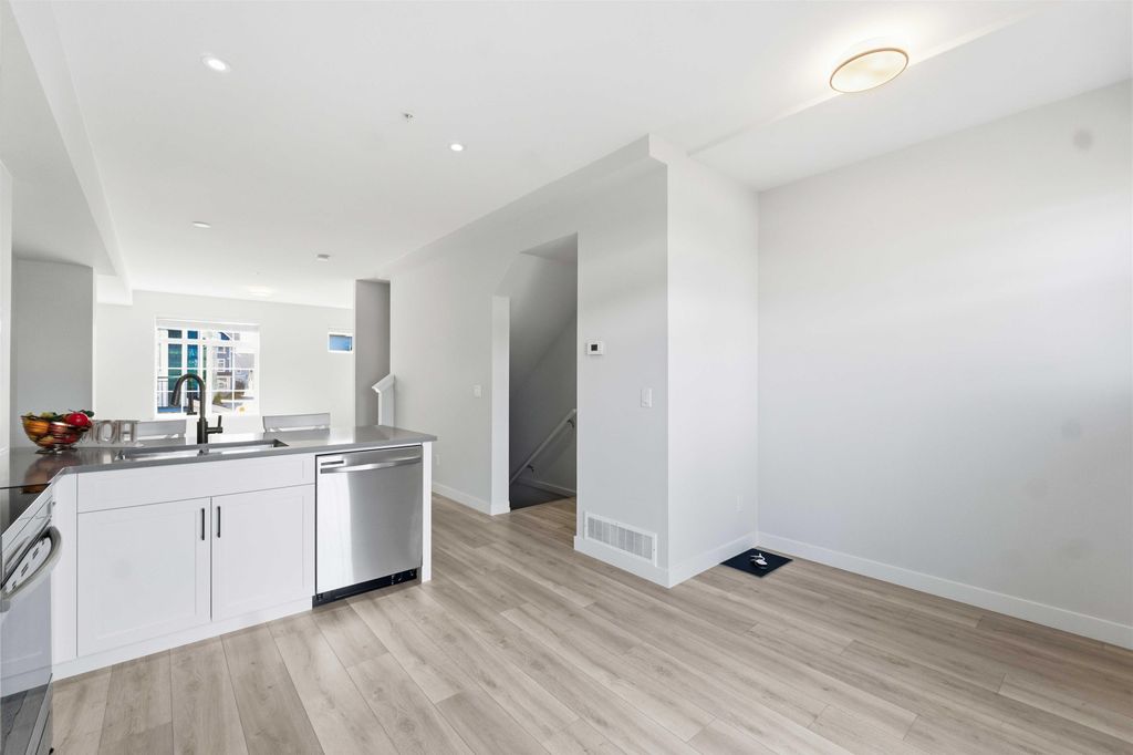 Photo of 20180 84 Avenue #143, Langley, BC V2Y 3N5 (MLS # R3146146)