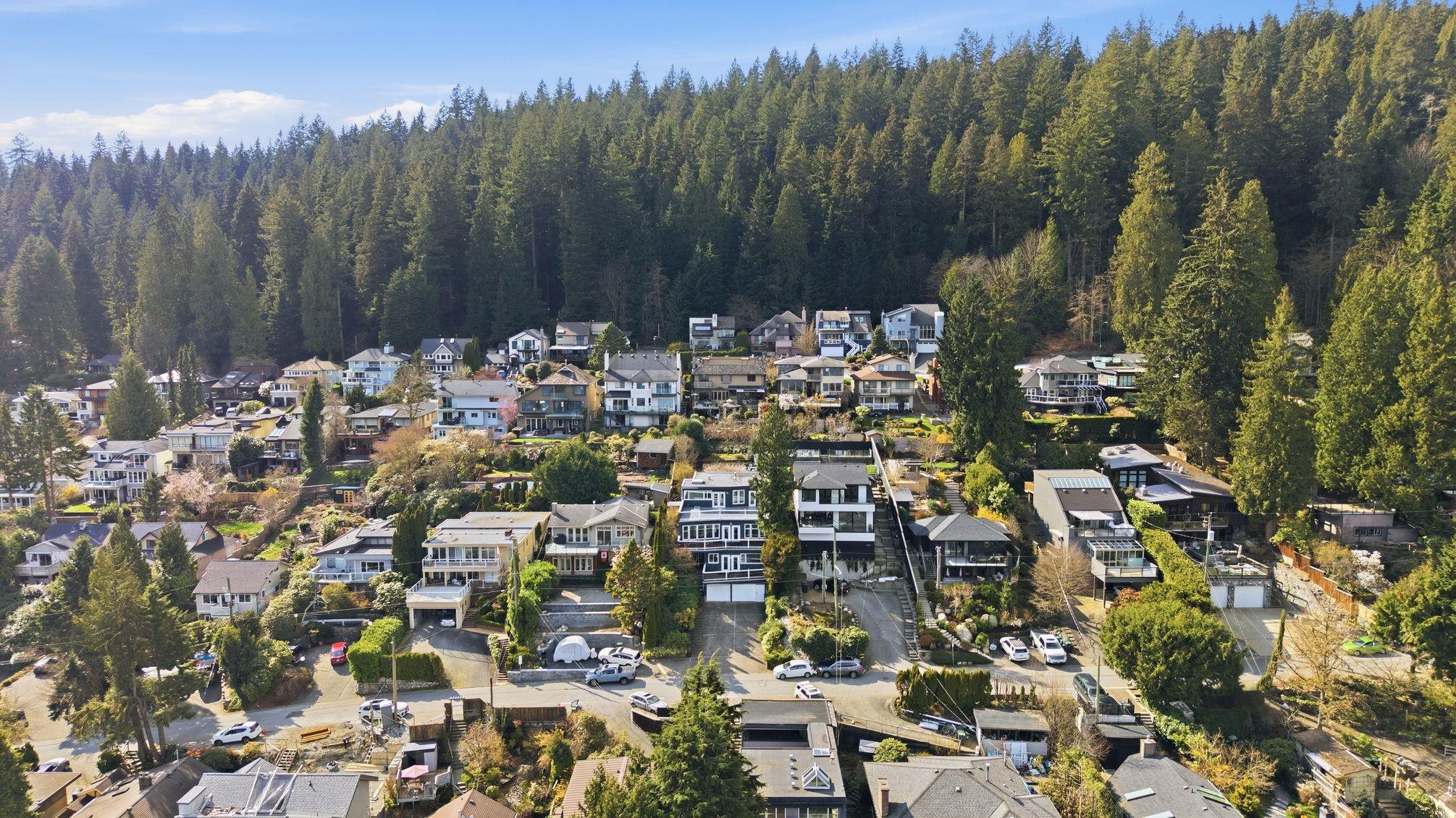 2341 Caledonia Avenue