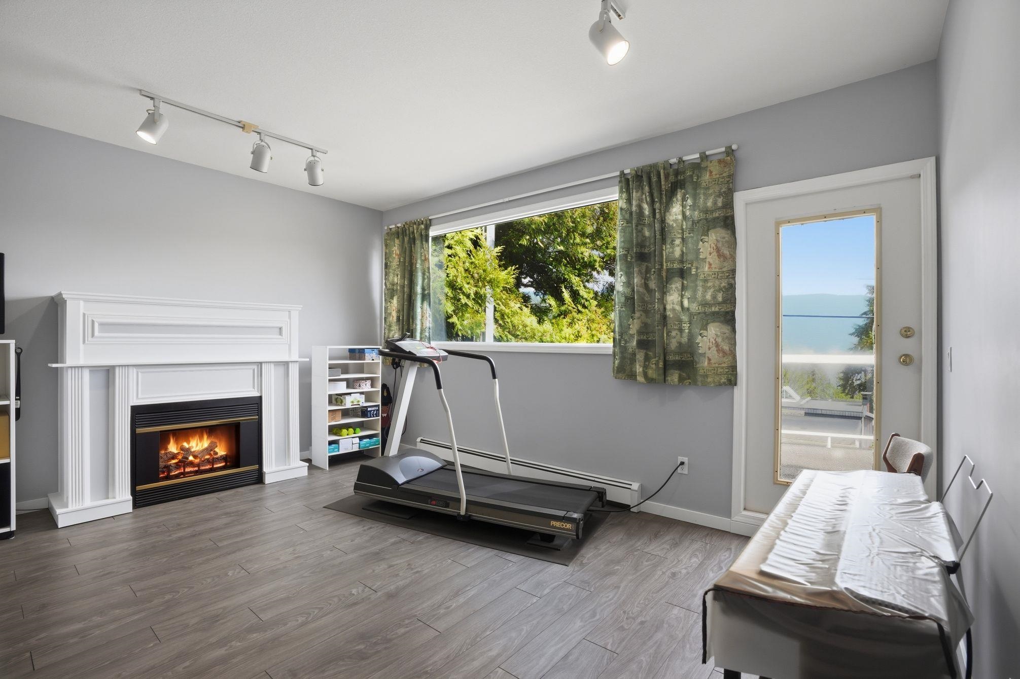 2341 Caledonia Avenue