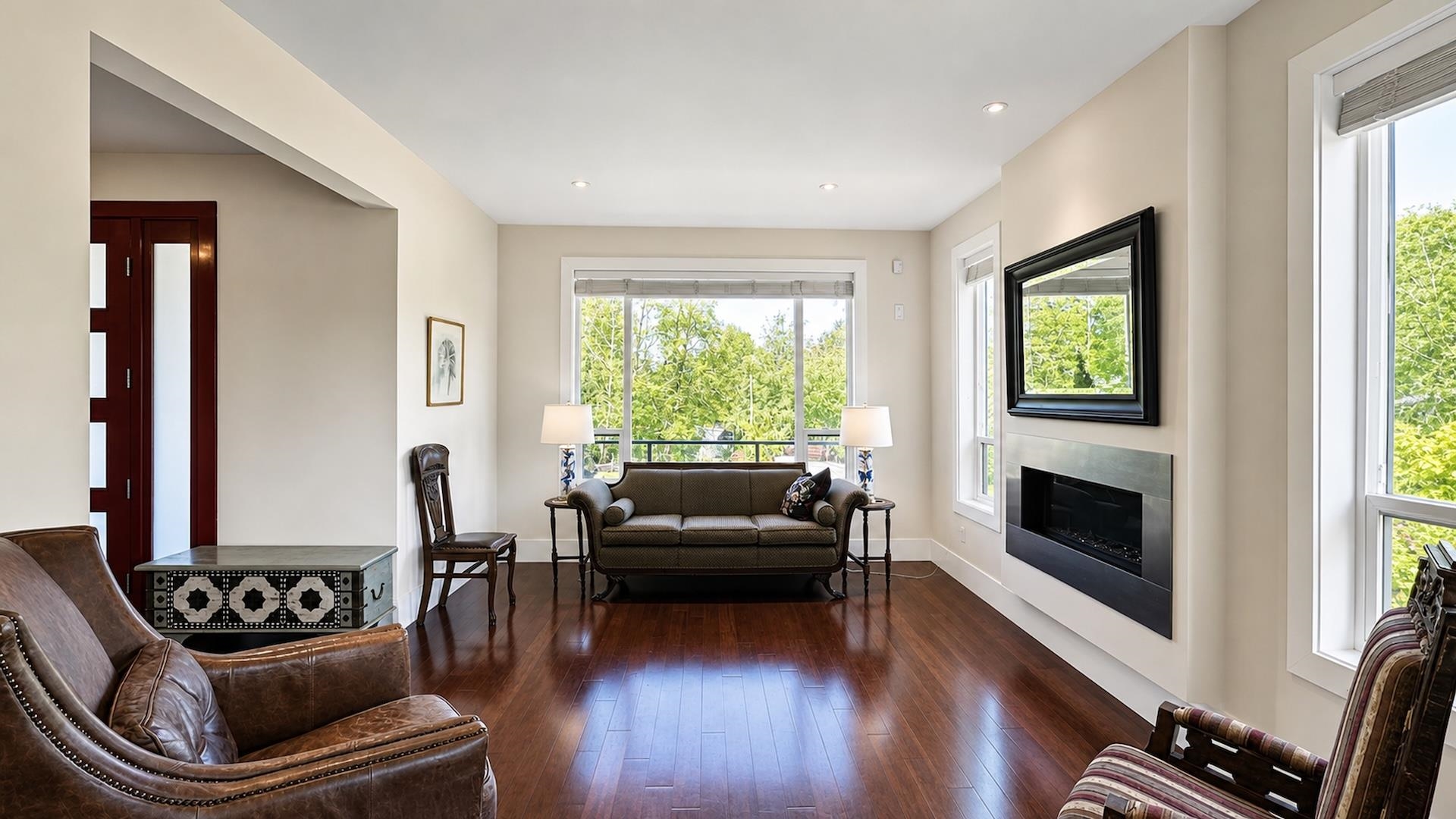 300 Laurier Avenue