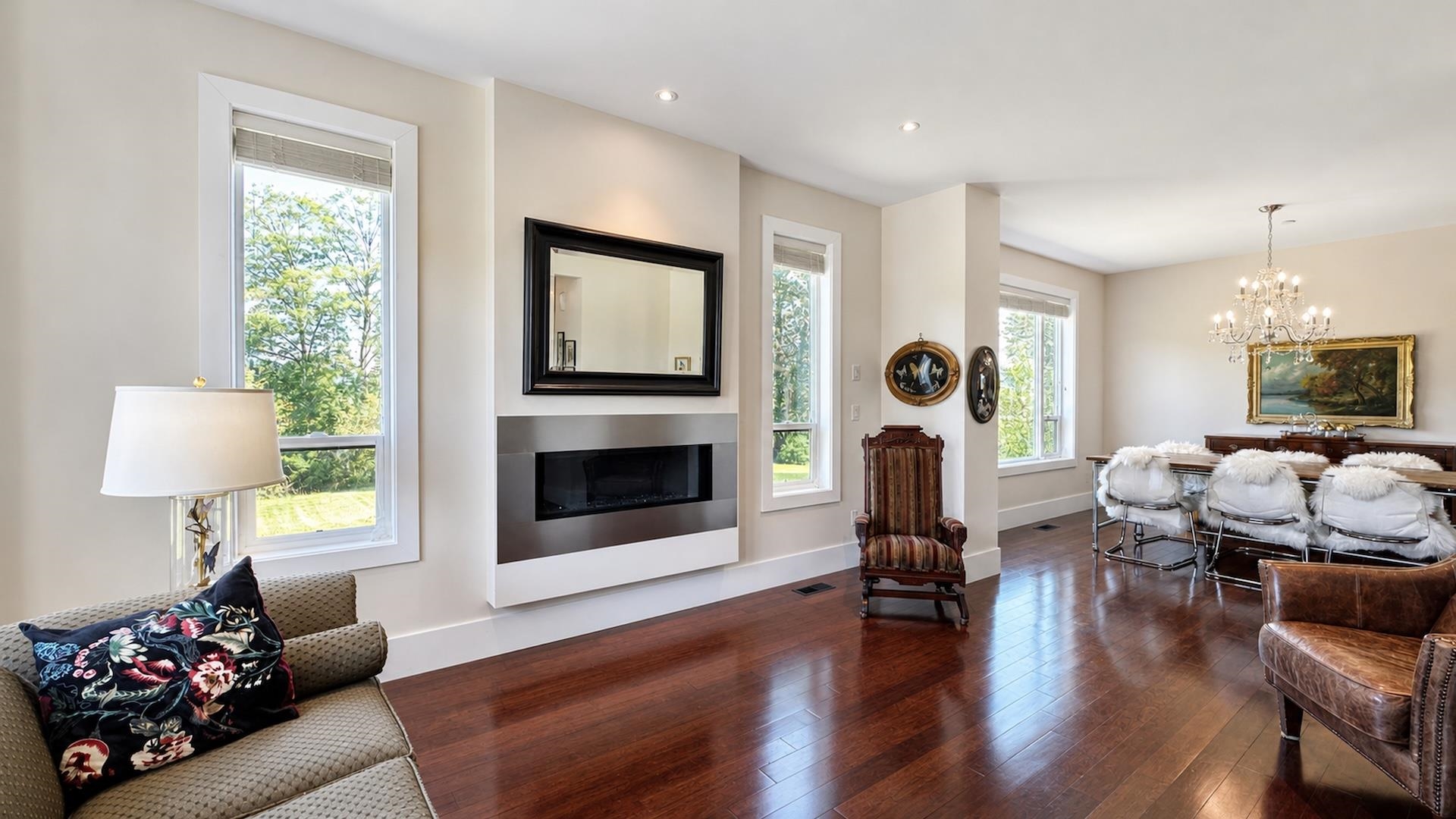 300 Laurier Avenue