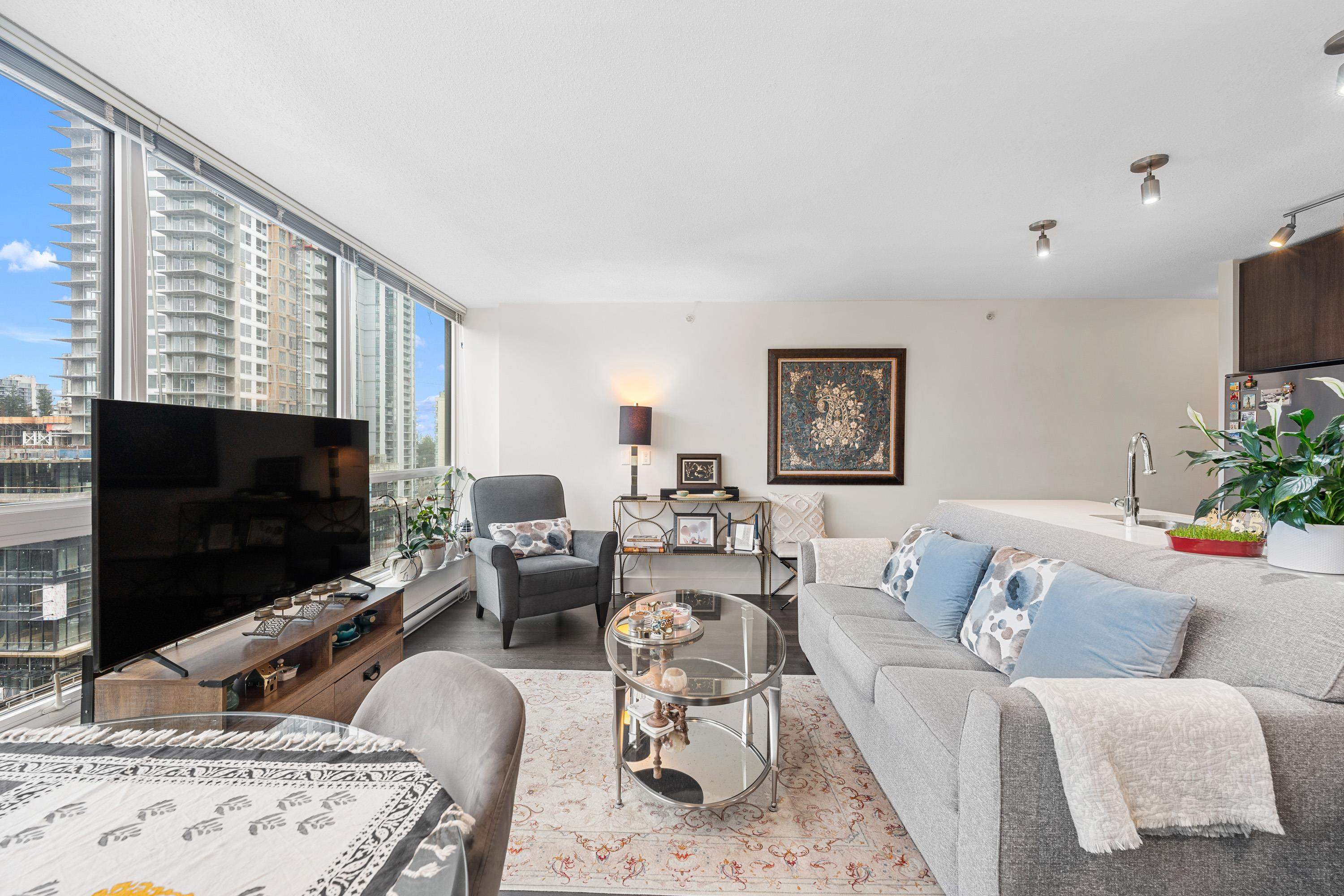 3007 Glen Drive 1102