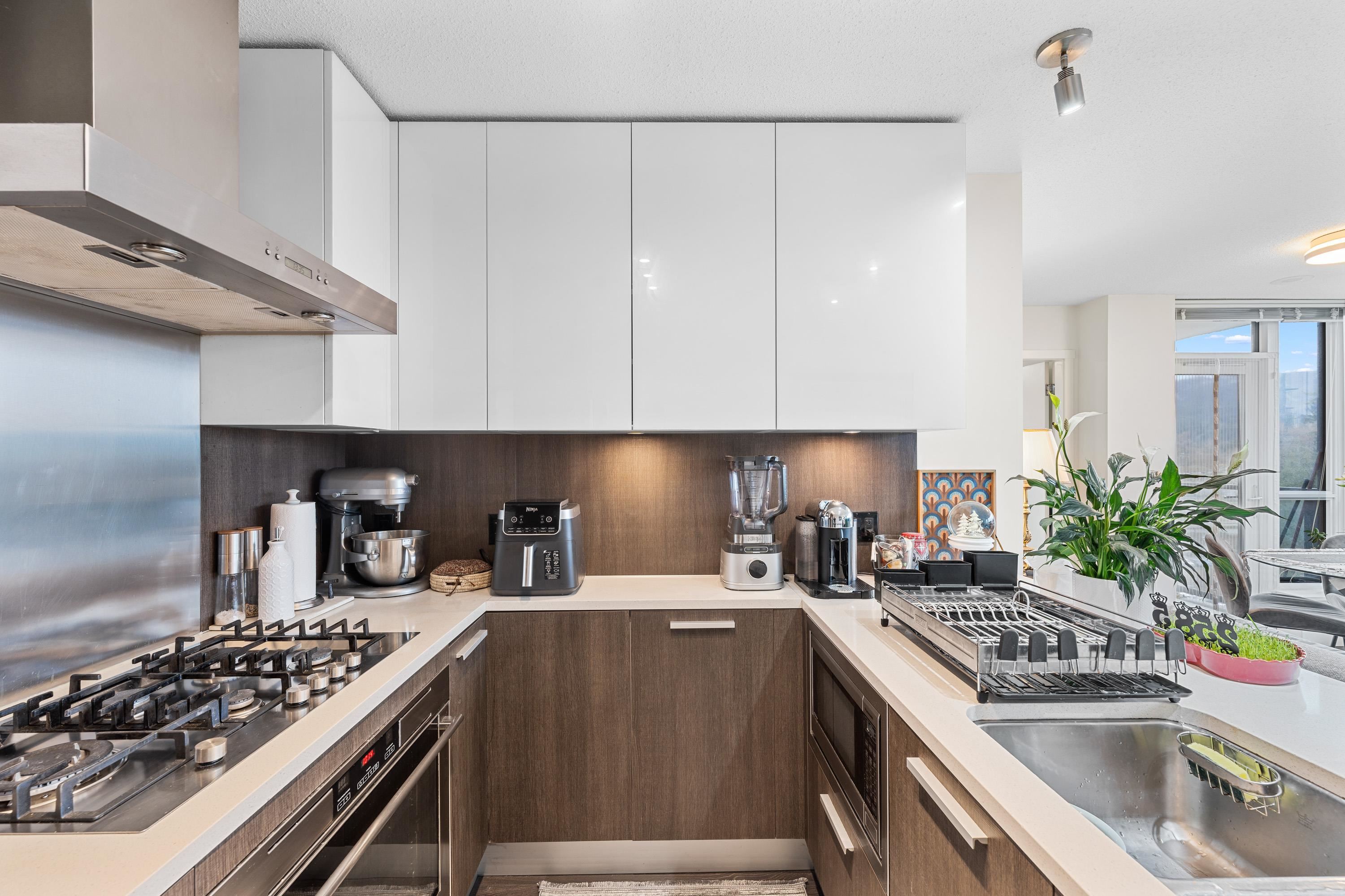 3007 Glen Drive 1102