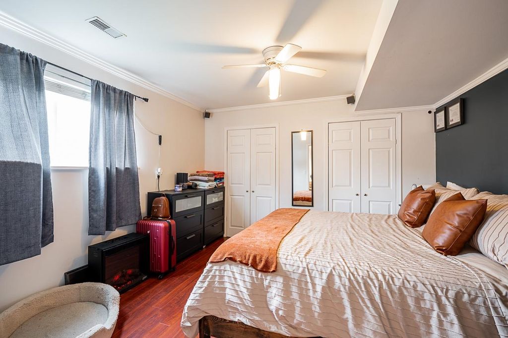 listing image 1109831606287064066