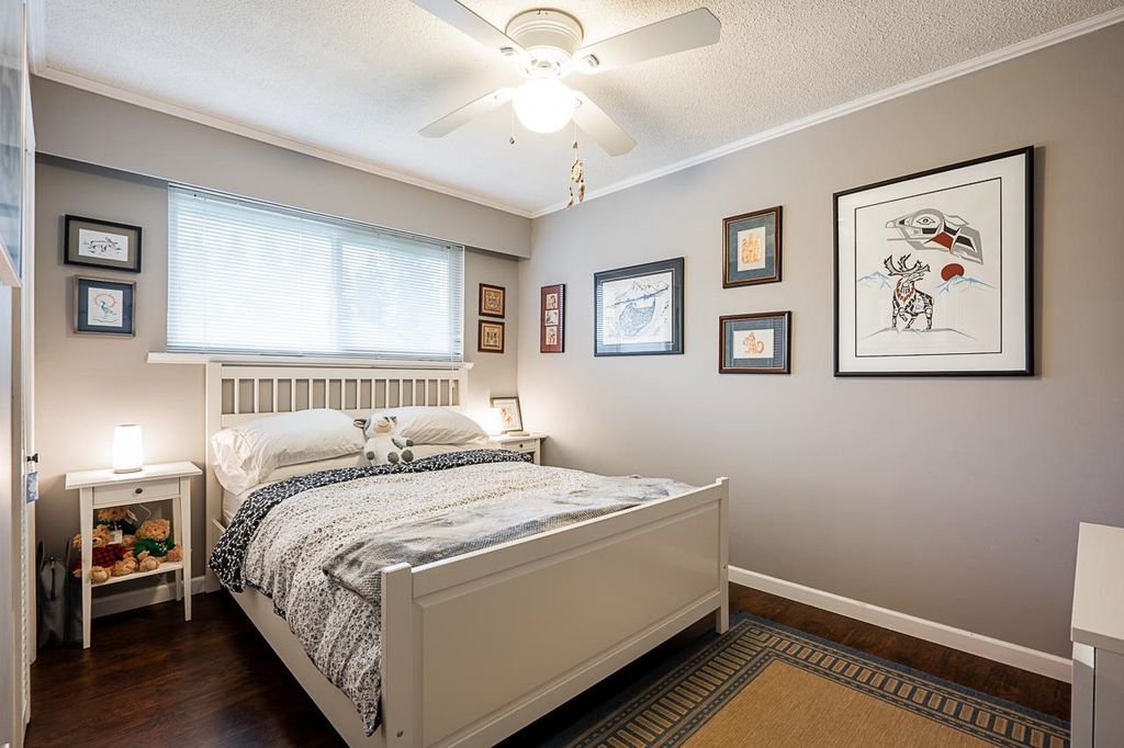 listing image 1105745608650112894