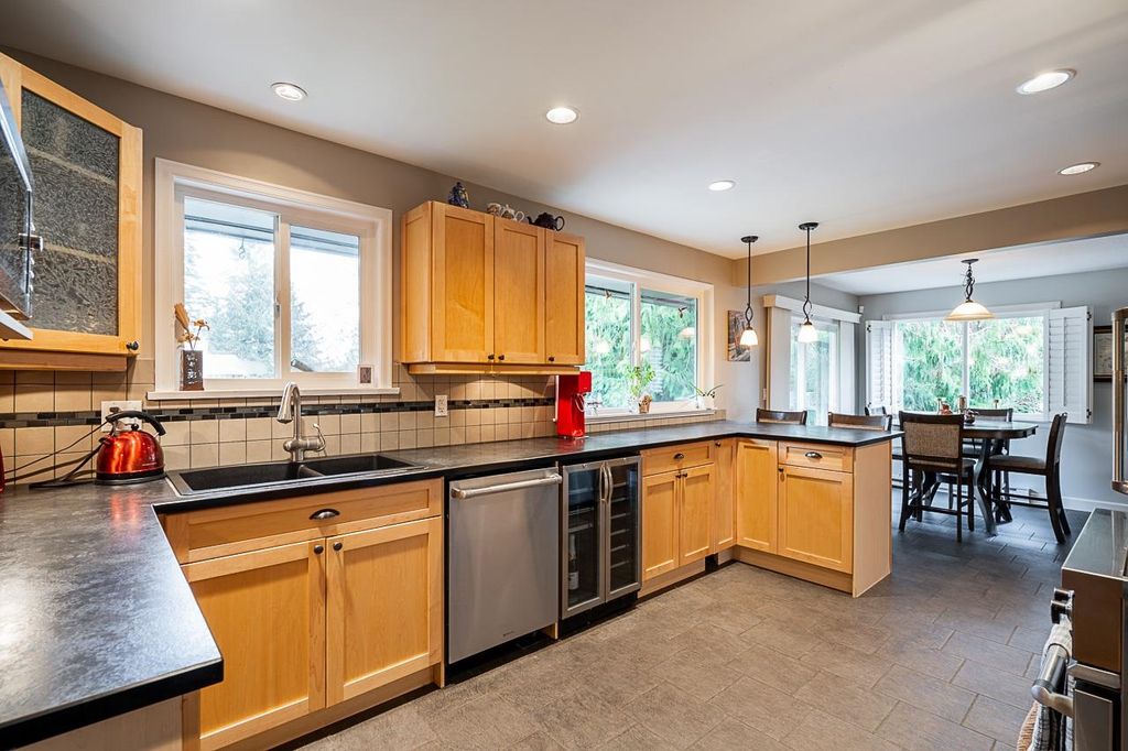 listing image 1109278613041012674