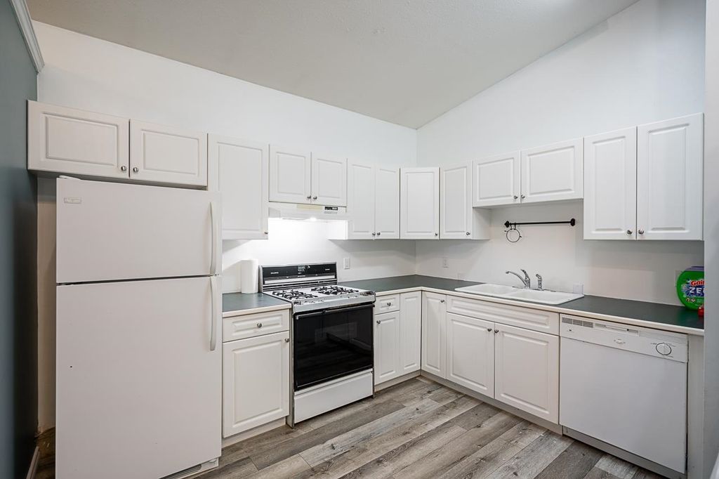 listing image 1103171702168687515