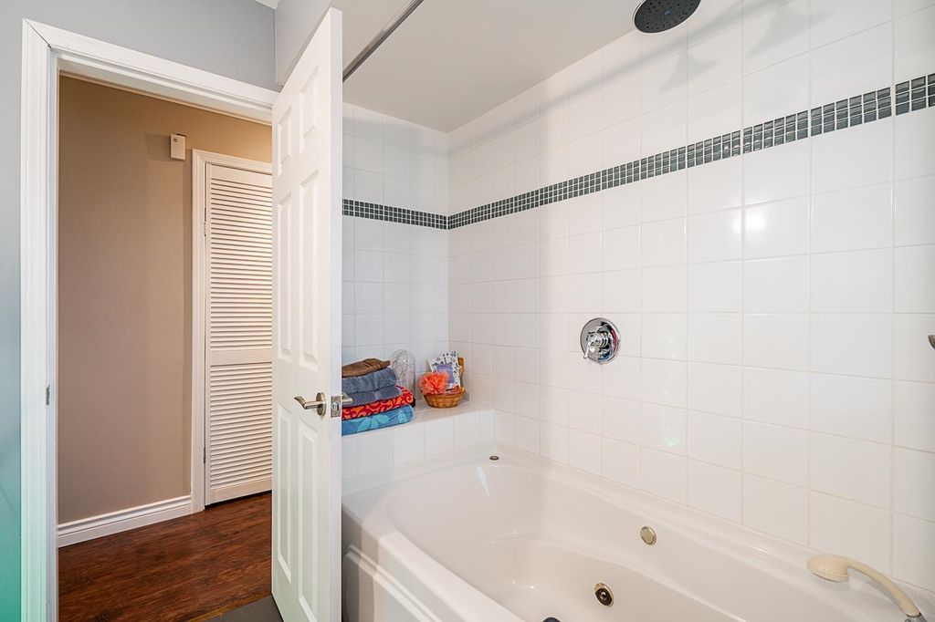 listing image 1102882773962042602