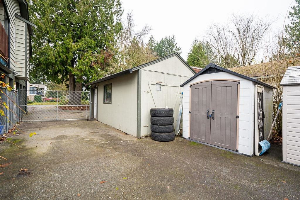 listing image 1104070221895904431