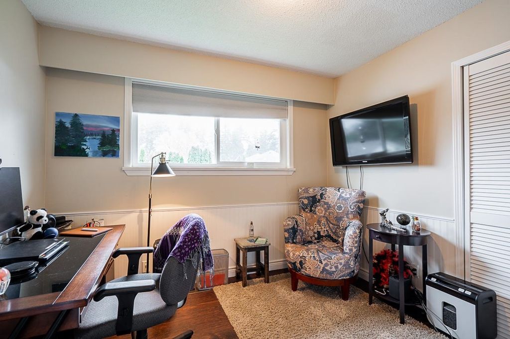 listing image 1104357401991929864
