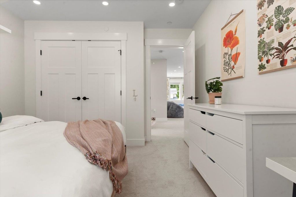 listing image 1105862431619934224