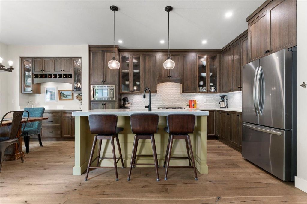listing image 1103531522152673119