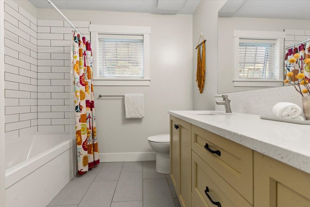 listing image 1103563286806909883