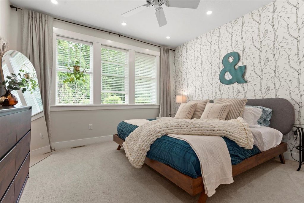 listing image 1106857113348196028