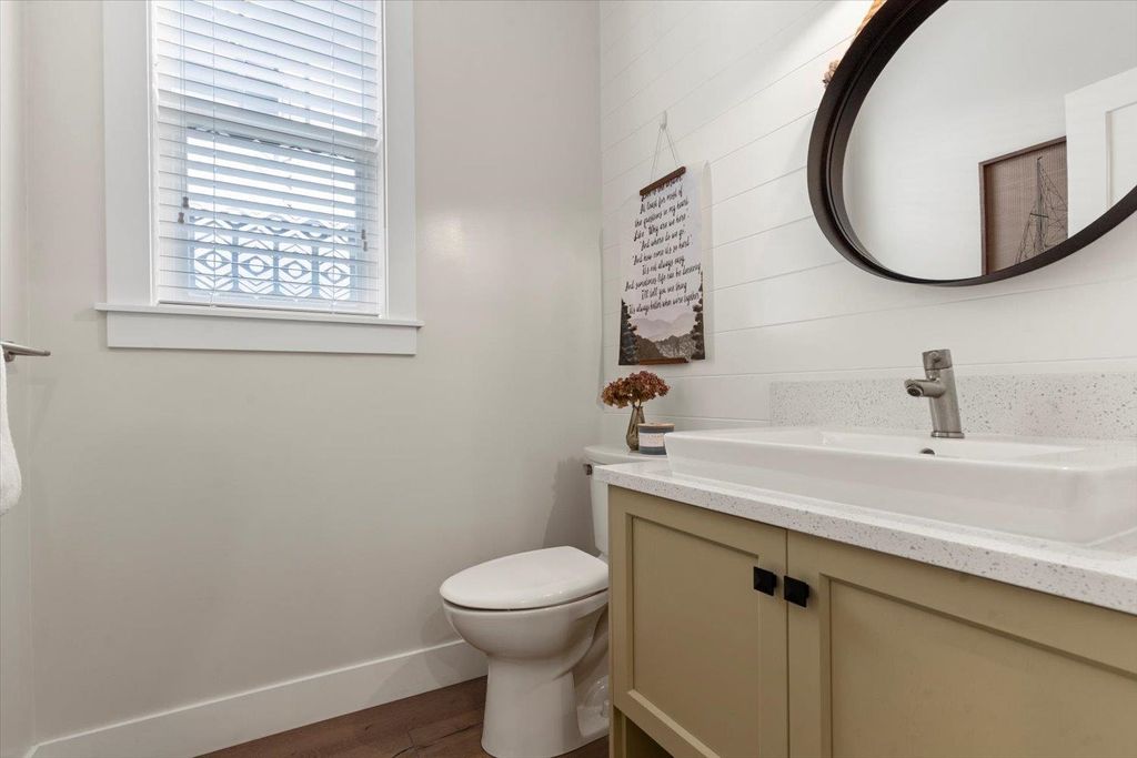 listing image 1100056232609061084