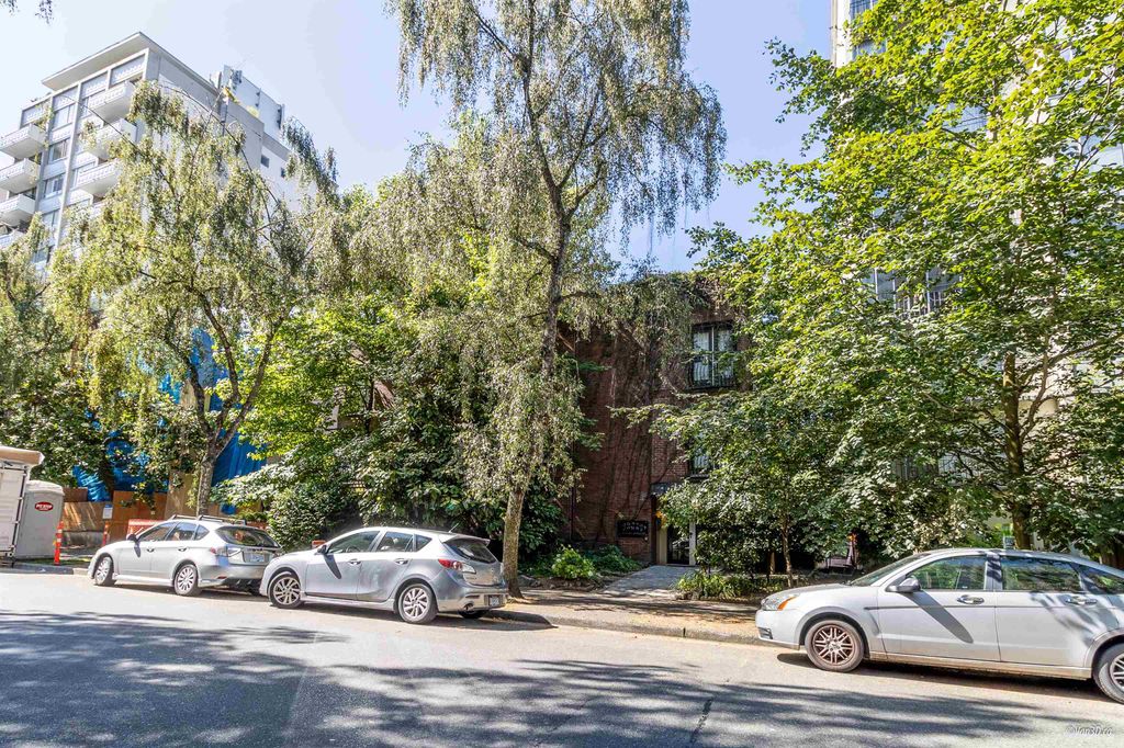 listing image 1103860387128690343