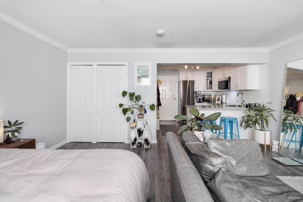 listing image 1100603017235758599