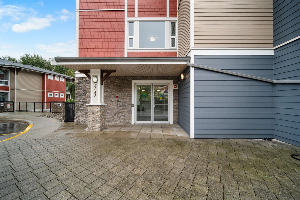Photo of 2242 Whatcom Road #111, Abbotsford, BC V3G 0G3 (MLS # R3172316)