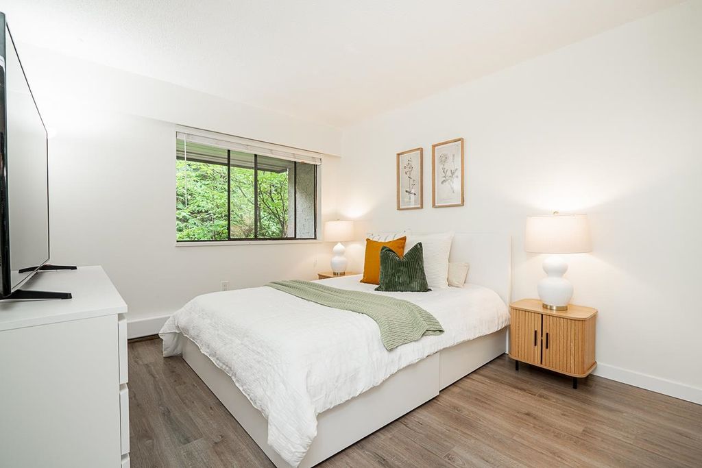 listing image 1109191231404292128