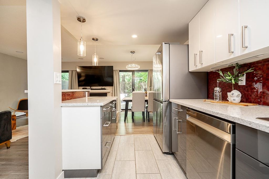 listing image 1105478593339552564