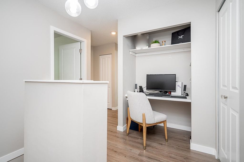 listing image 1106598578715628329