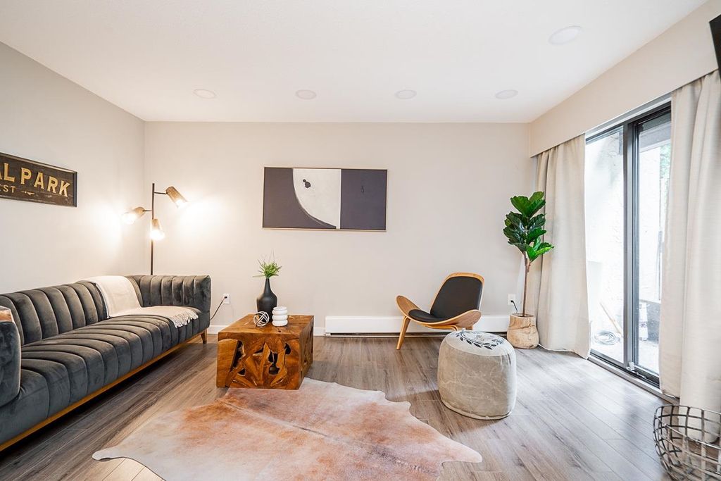 listing image 1109248235762237151