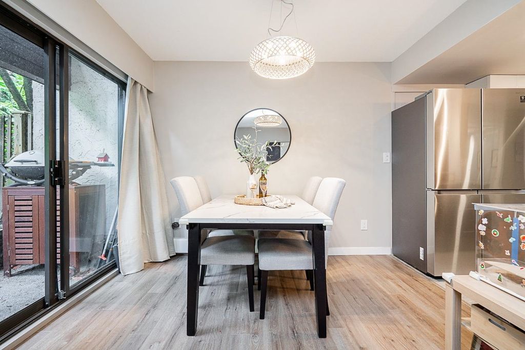 listing image 1103699661041538079