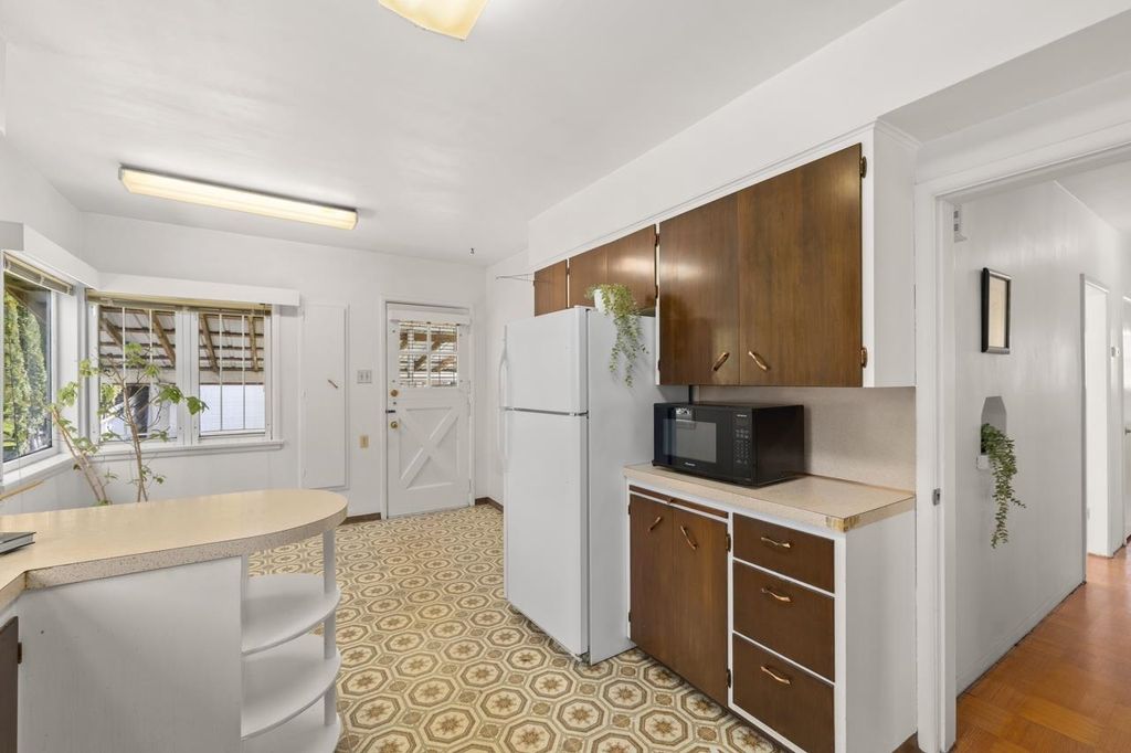 listing image 1109324497004837589