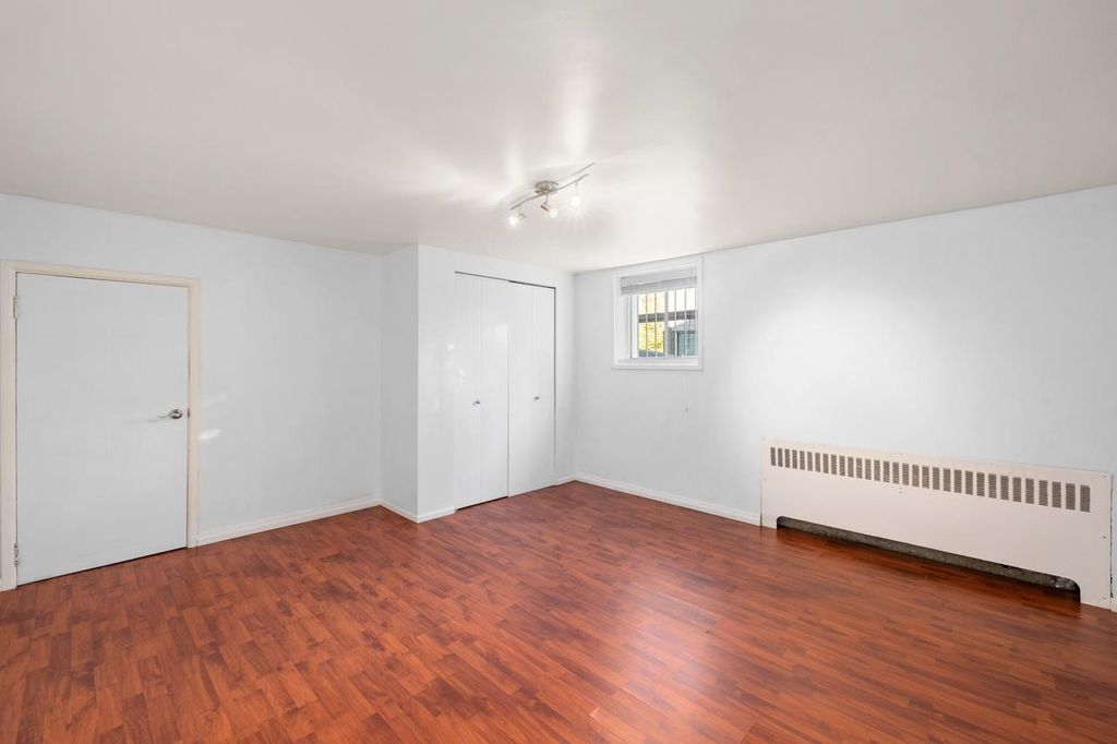 listing image 1108520318838052861
