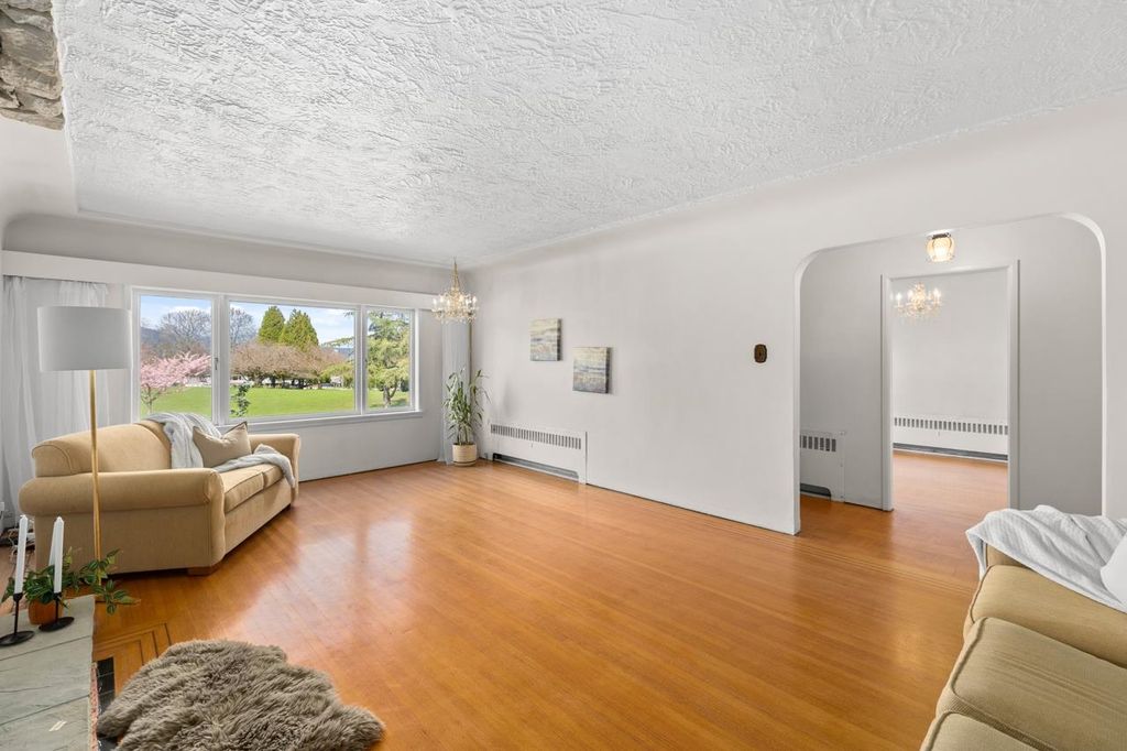 listing image 1107525386388906735