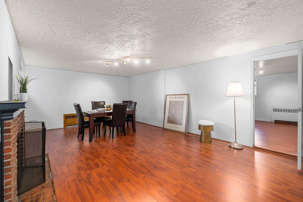listing image 1109972832198841563