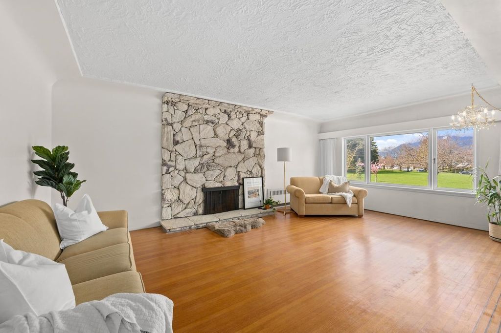 listing image 1101135381631411482