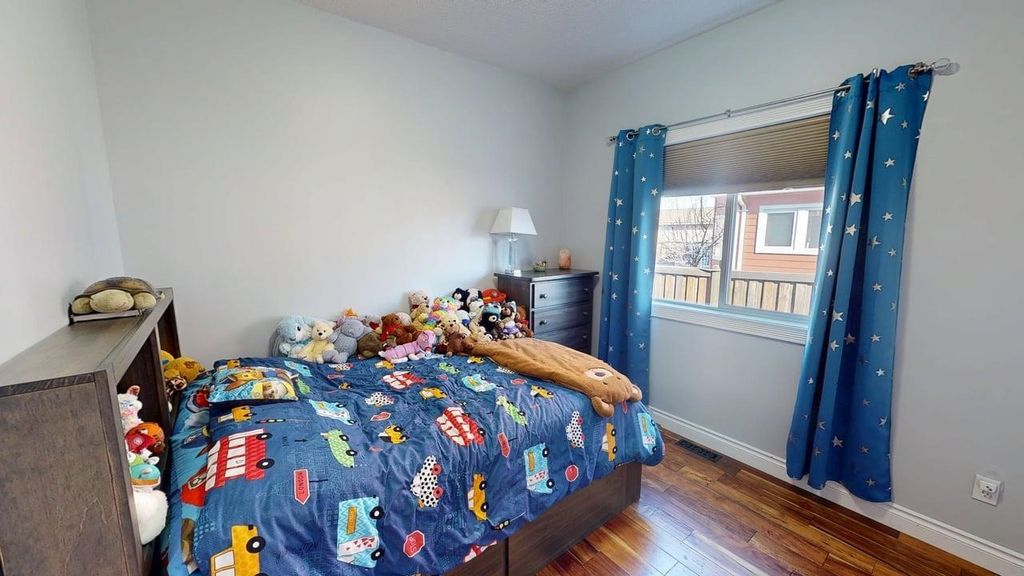 listing image 1106182522723192652