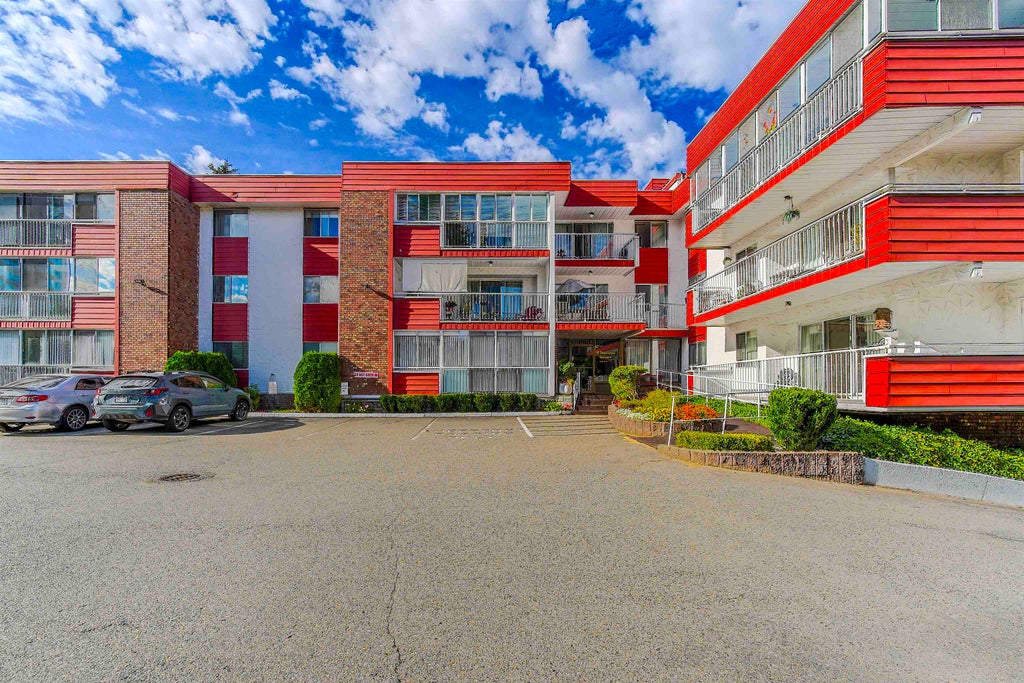 Photo of 32025 Tims Avenue #104, Abbotsford, BC V2T 2H3 (MLS # R3157334)