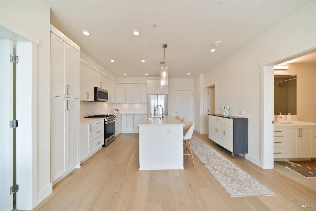 Photo of 22633 Selkirk Avenue #507, Maple Ridge, BC V2X 1C7 (MLS # R3154826)