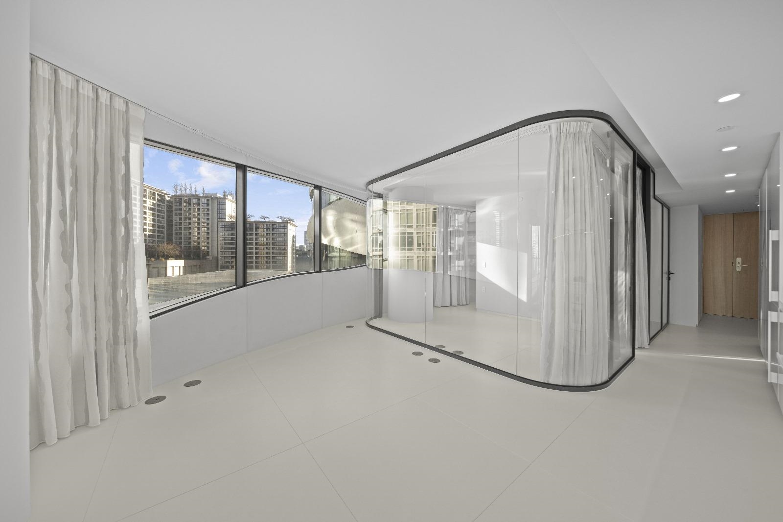 1033 Nelson Street 706