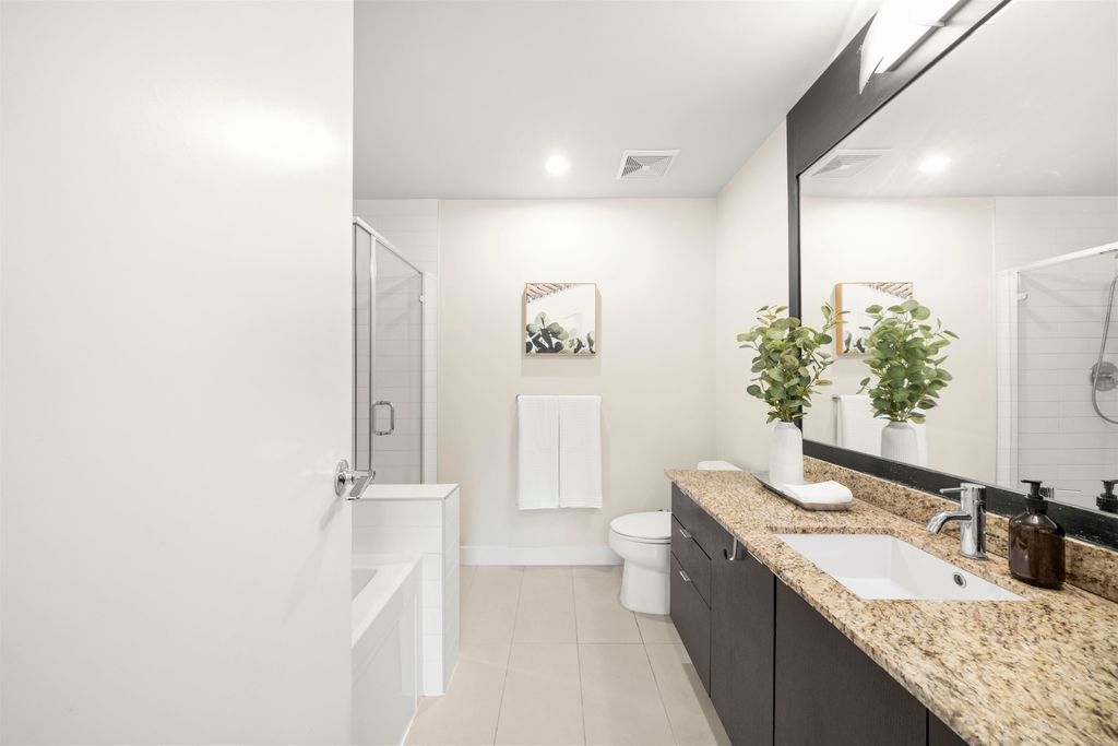 listing image 1104438755798418366