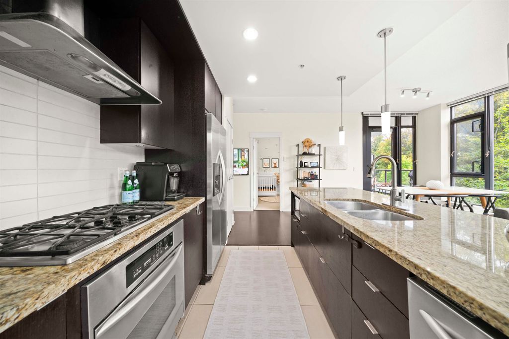 listing image 1102474999933496073