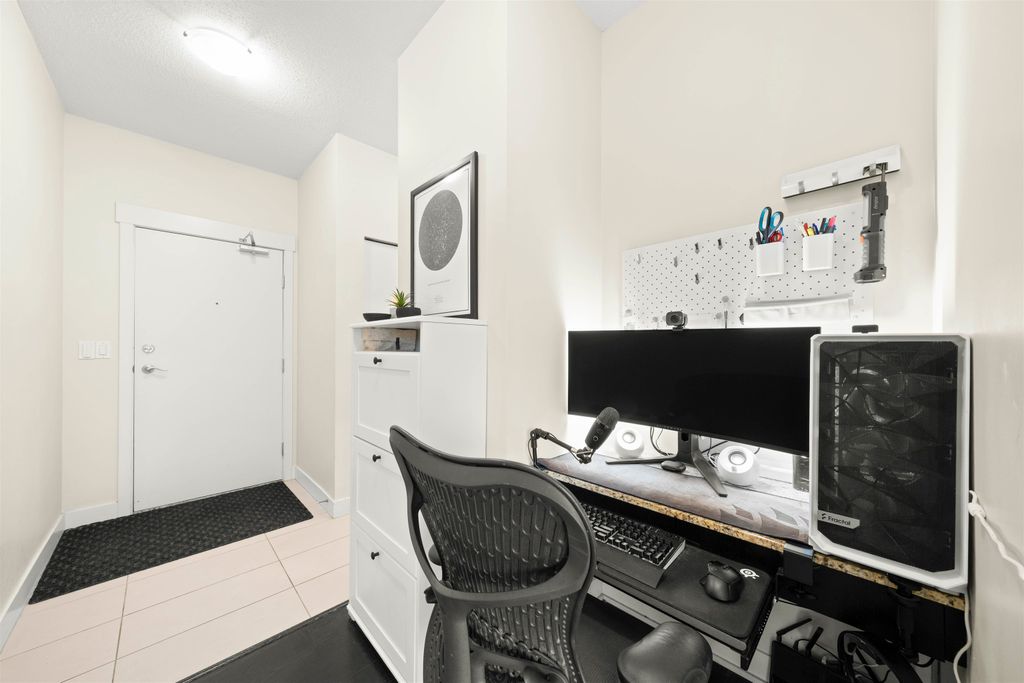 listing image 1106949790829001219