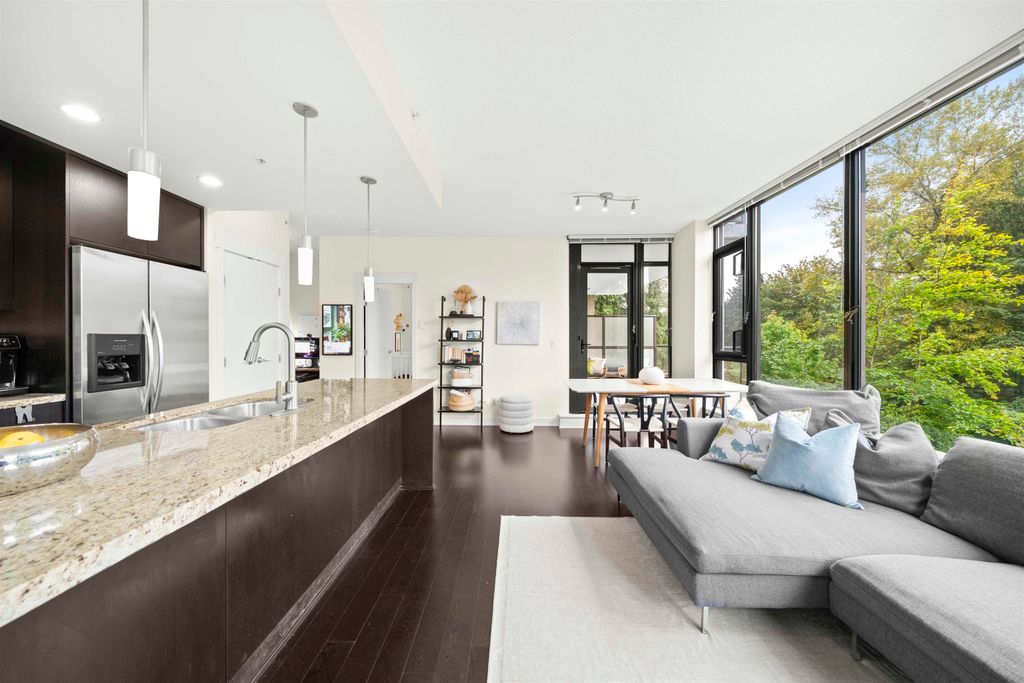 listing image 1104200456302653815