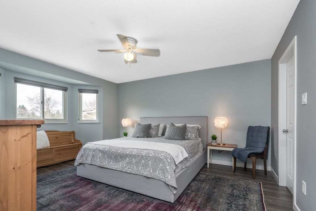 listing image 1100873725366381136