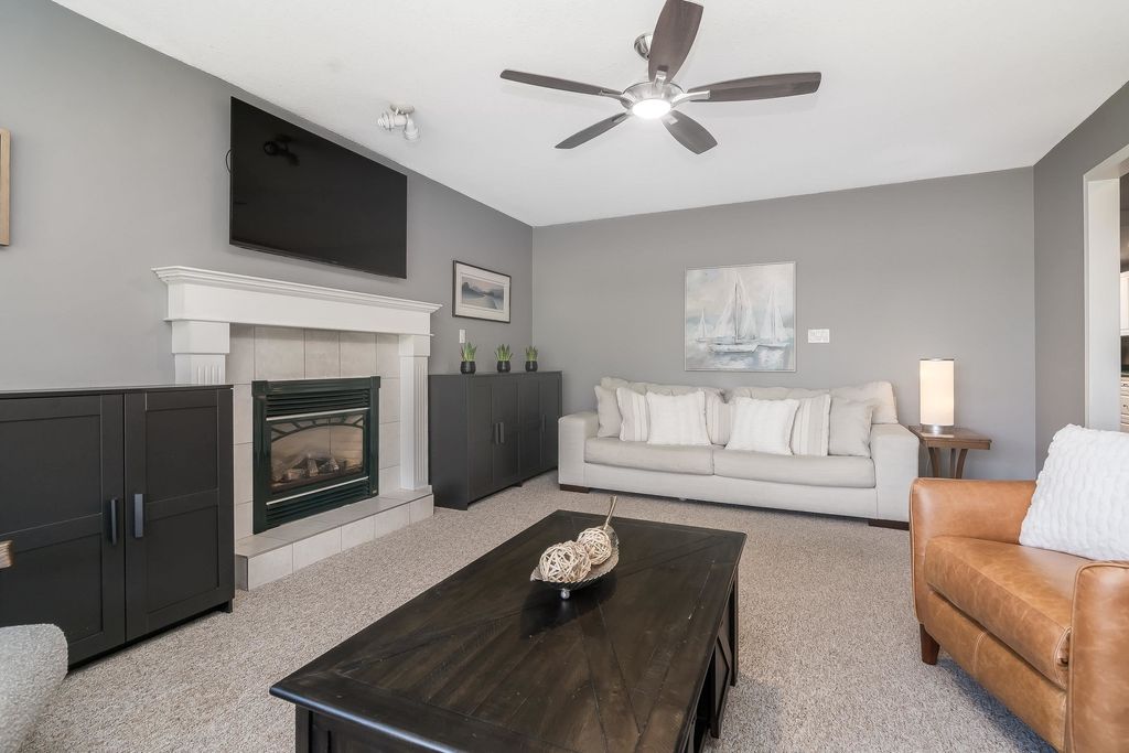 listing image 1104192065740597404