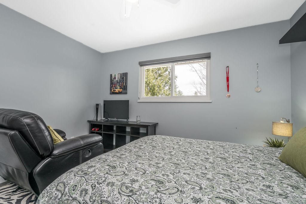 listing image 1106216221518463224