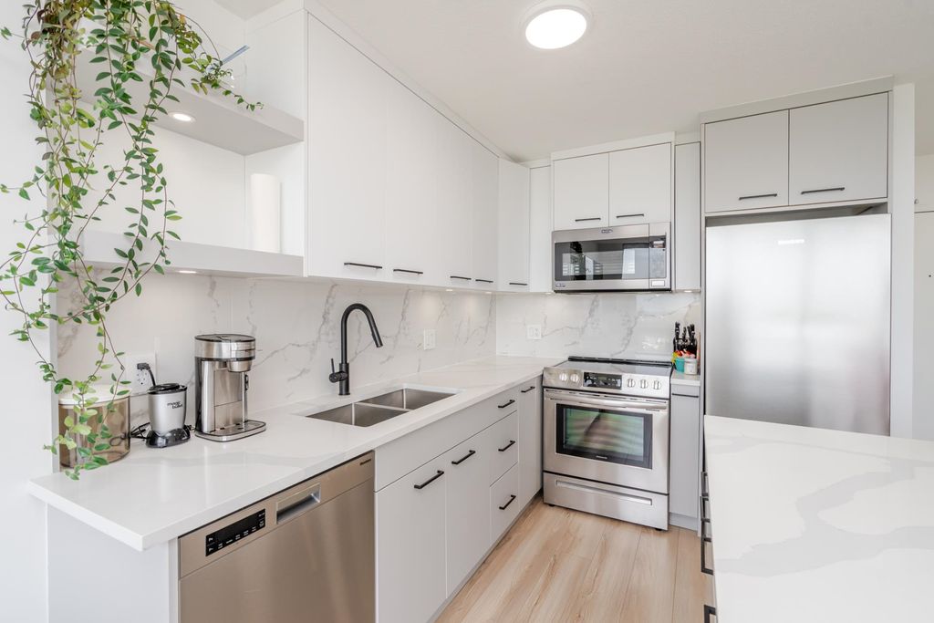 listing image 1106322104887763787