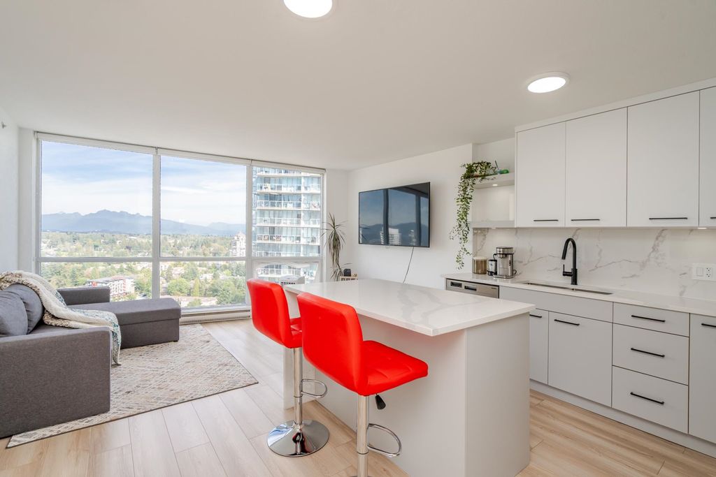 listing image 1103012338430878835