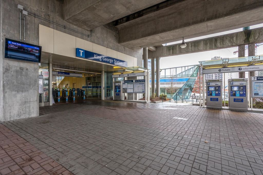 listing image 1100711717359188392