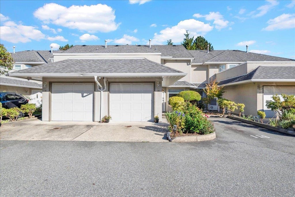 Photo of 9926 151 Street #10, Surrey, BC V3R 8C9 (MLS # R3172632)