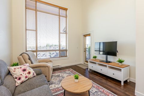 8067 207 Street 621 Langley BC V2Y 0N9